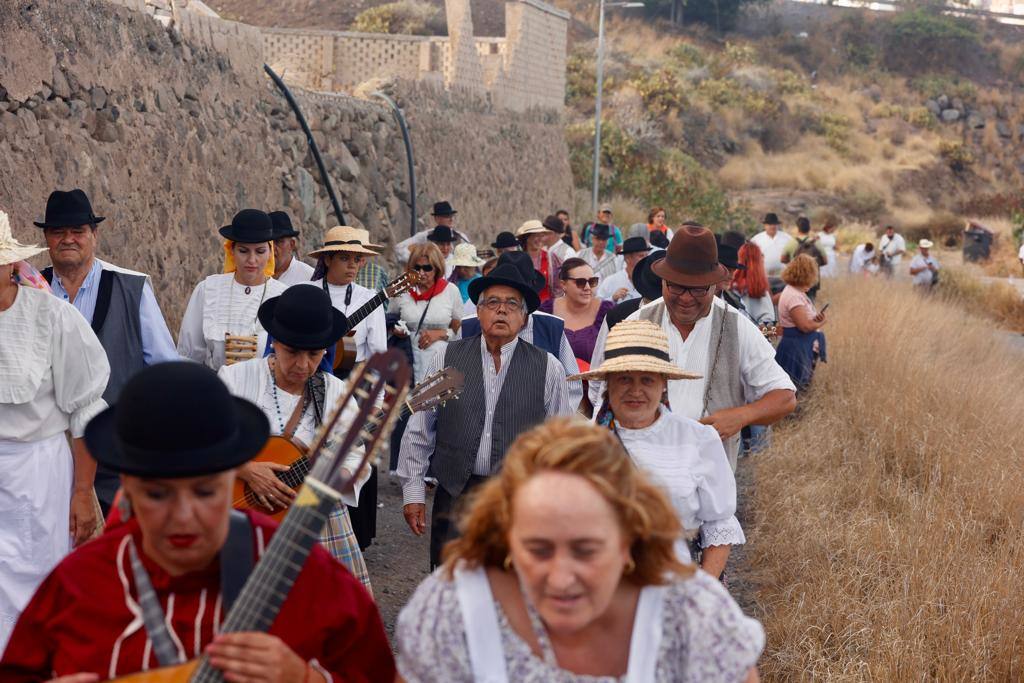 Ofrenda, bailes y carretas en la tradicional romería de San Lorenzo
