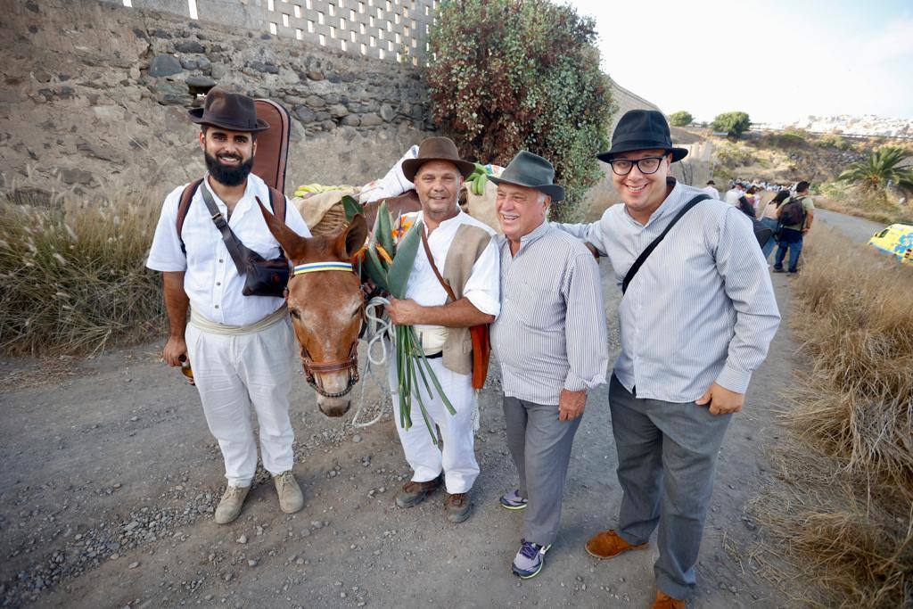Ofrenda, bailes y carretas en la tradicional romería de San Lorenzo
