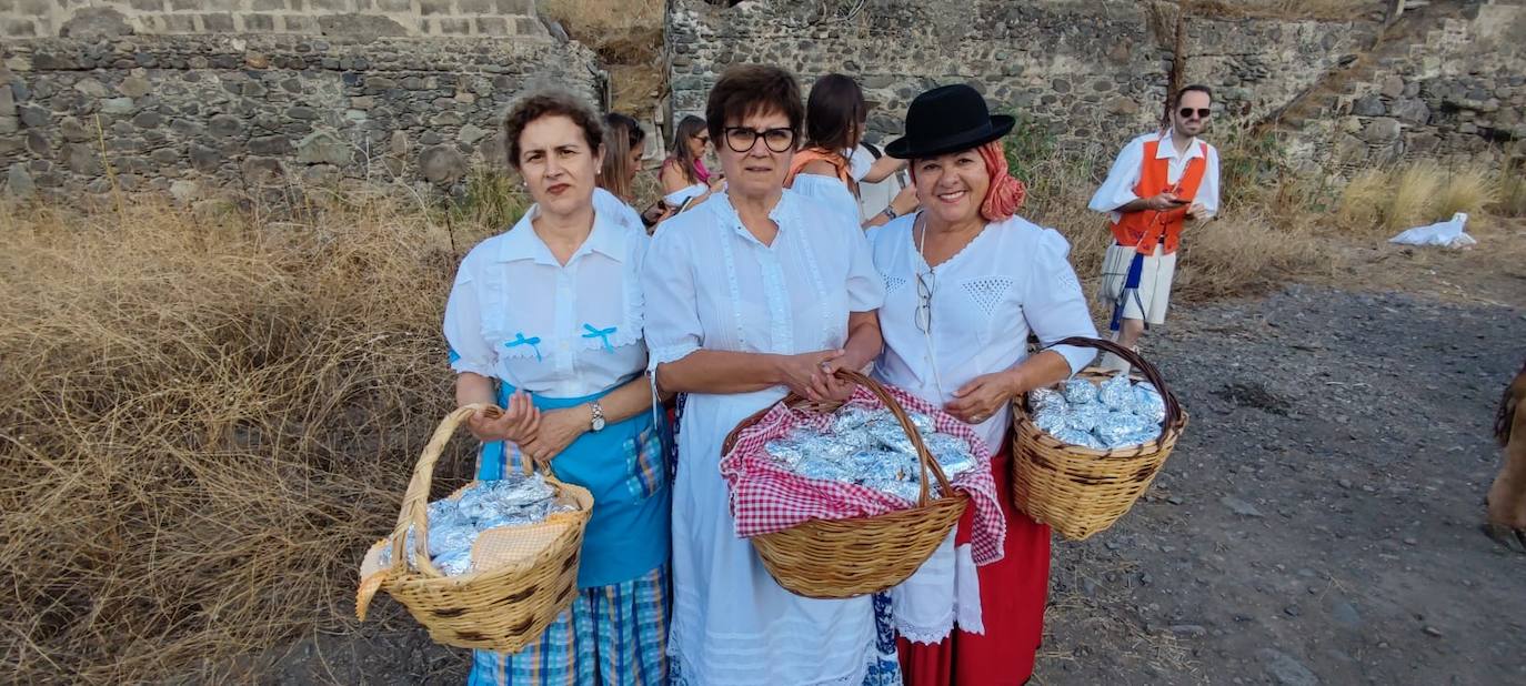 Ofrenda, bailes y carretas en la tradicional romería de San Lorenzo