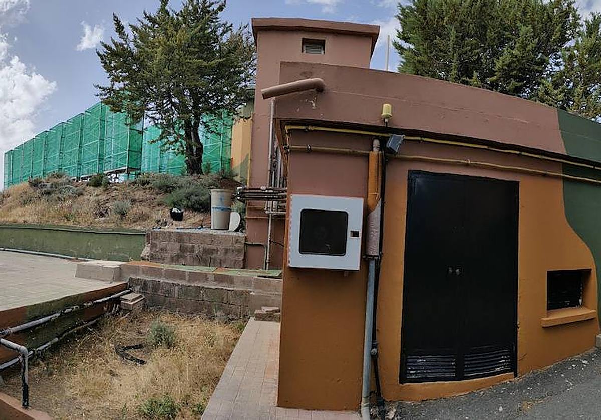 Captanieblas, a la izquierda, instalados en la base del Escuadrón de Vigilancia Aérea (EVA 21).