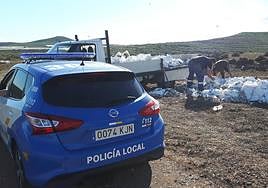 Los operarios de la empresa retiraron los escombros que habían tirado.