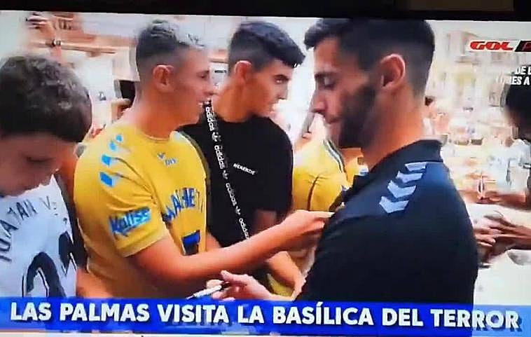 Captura de imagen de la visita a la 'Basílica del Terror' por parte de la UD Las Palmas, según Gol TV.