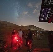 Las Perseidas atraen a más de 600 personas al Poblado de la Atalayita