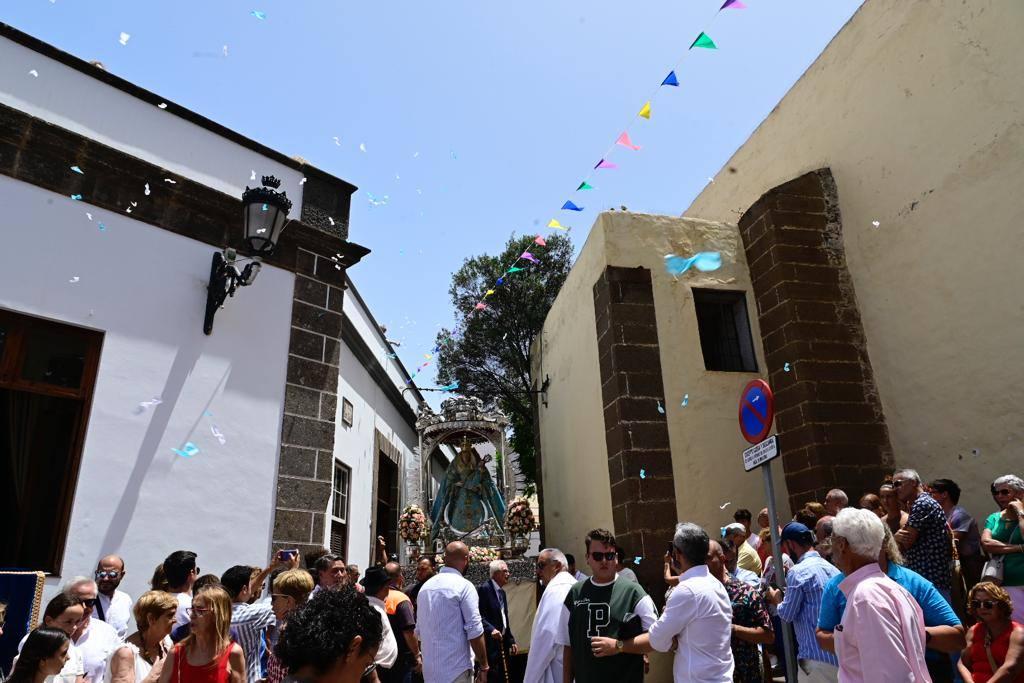 La Virgen de Guía sale en procesión por las calles del pueblo