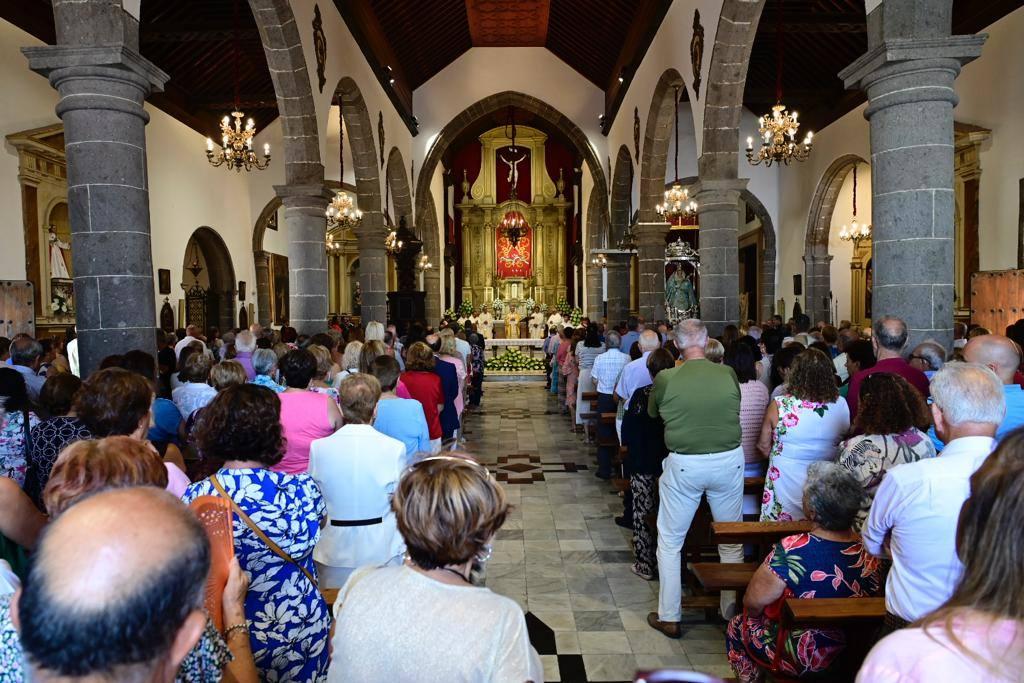 La Virgen de Guía sale en procesión por las calles del pueblo