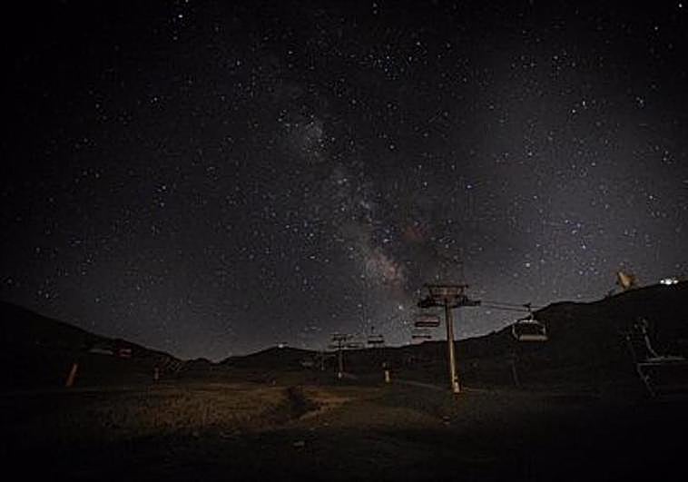 Las Perseidas siguen y un eclipse solar llega el 21 de agosto