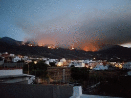 Imagen del fuego en Tenerife.