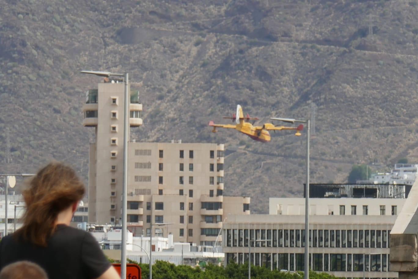 Segunda jornada de lucha contra el incendio en Tenerife