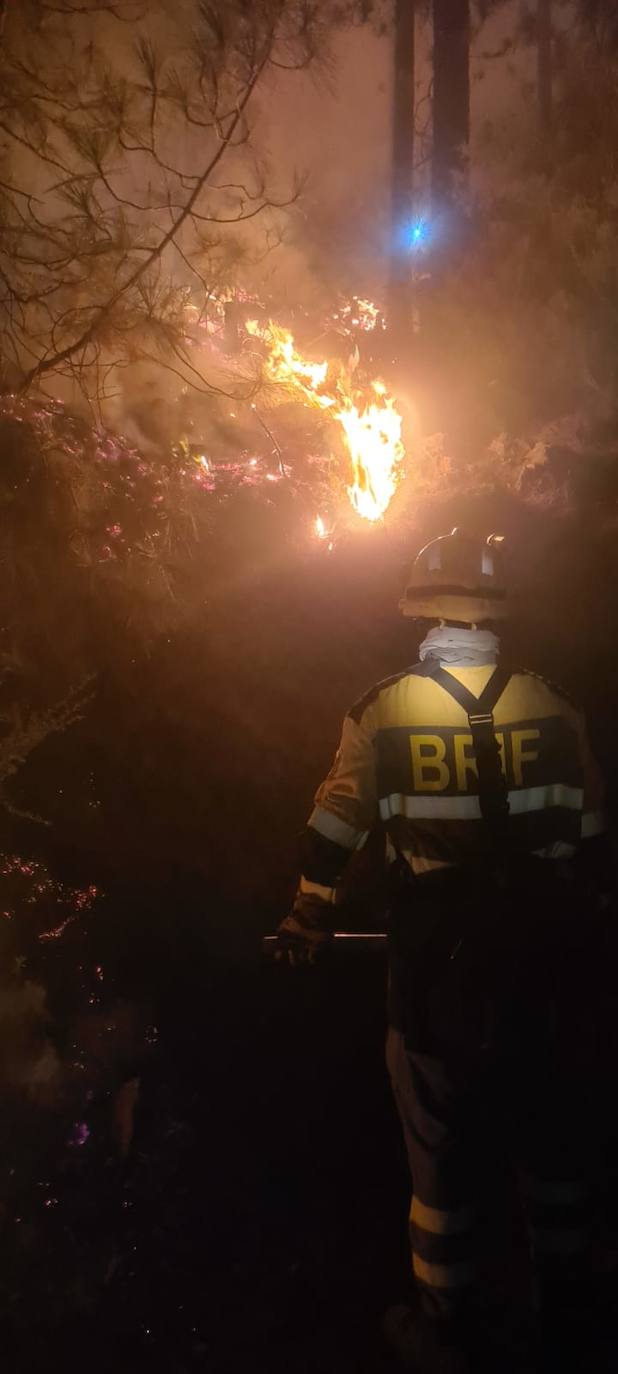 Sigue la lucha contra el &#039;infierno&#039; desatado en Tenerife