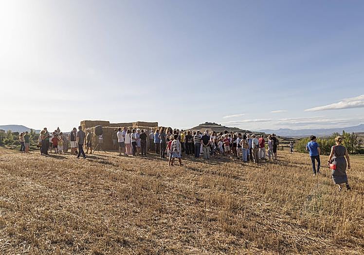 Imagen principal - Por la propia Tierra: Arte en la Tierra