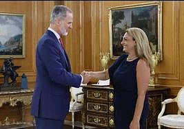 Felipe VI recibe a la diputada del Congreso por CC, Cristina Valido.