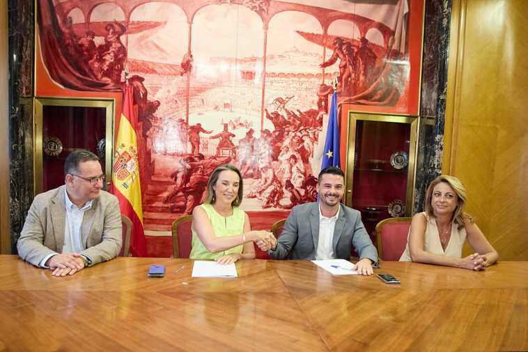 PP y CC sellan su acuerdo para la investidura de Feijóo con la Agenda Canaria como 'prioridad'