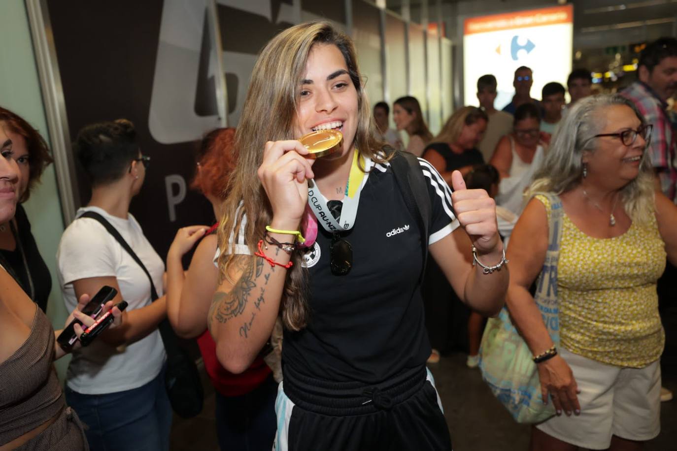 Gran Canaria agasaja a Misa Rodríguez tras la victoria del mundial