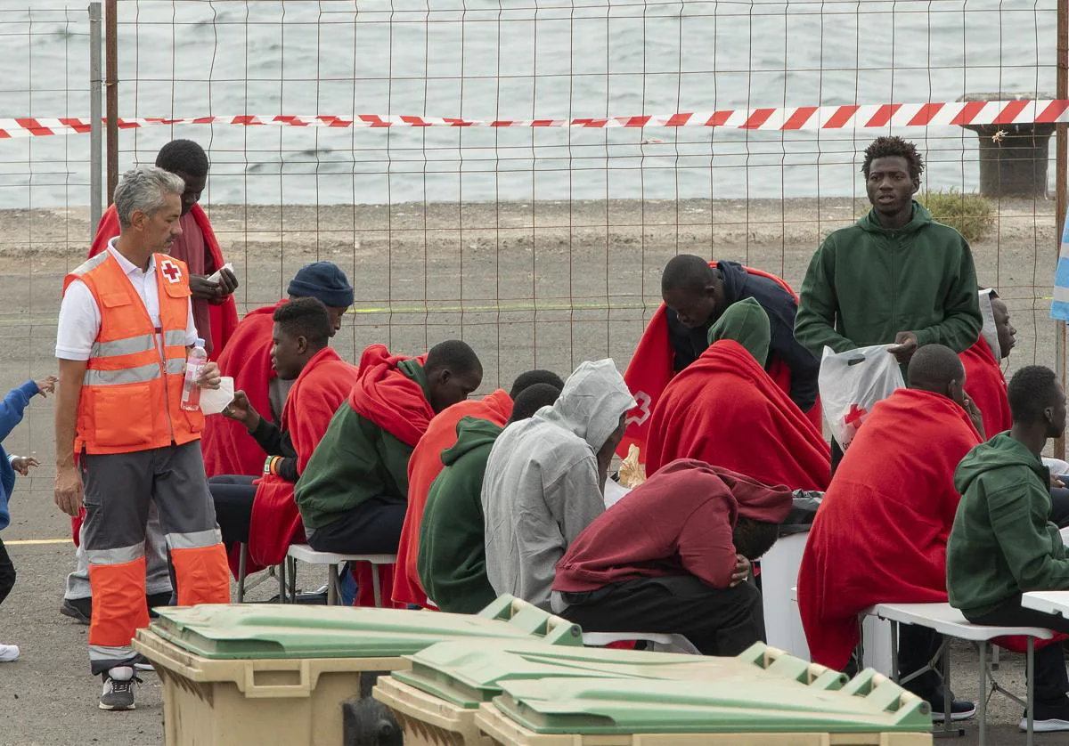 El número de menores migrantes llegados a las islas ha subido un 32,4% en lo que va de año