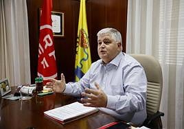 Juan José Arencibia en su despacho.