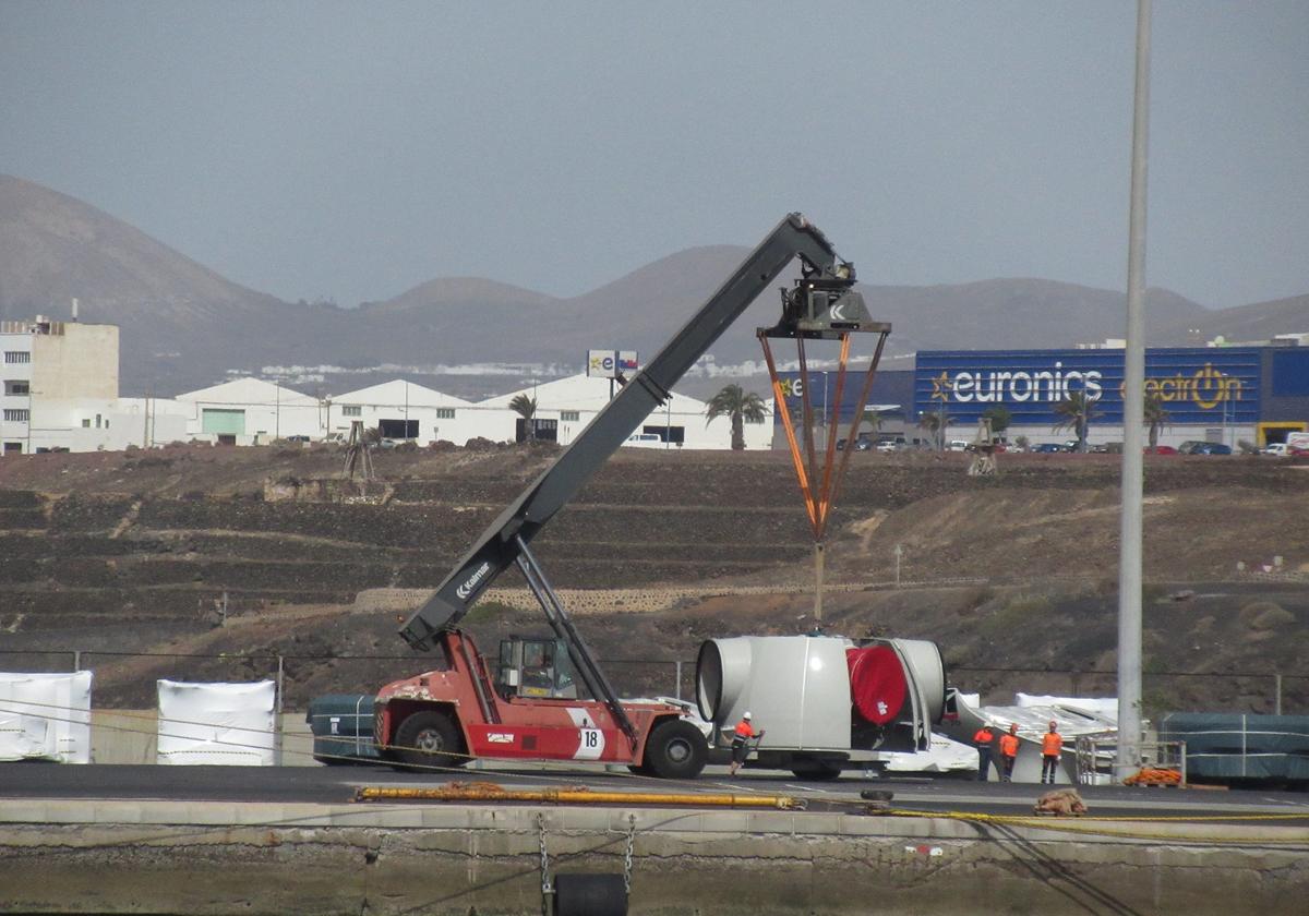 Los cuatro aerogeneradores del parque eólico San Bartolomé, para fin de año