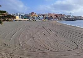 Así quedó la playa tras el trabajo de los operarios.