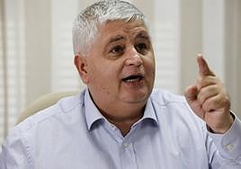 José Juan Arencibia, en su despacho profesional.