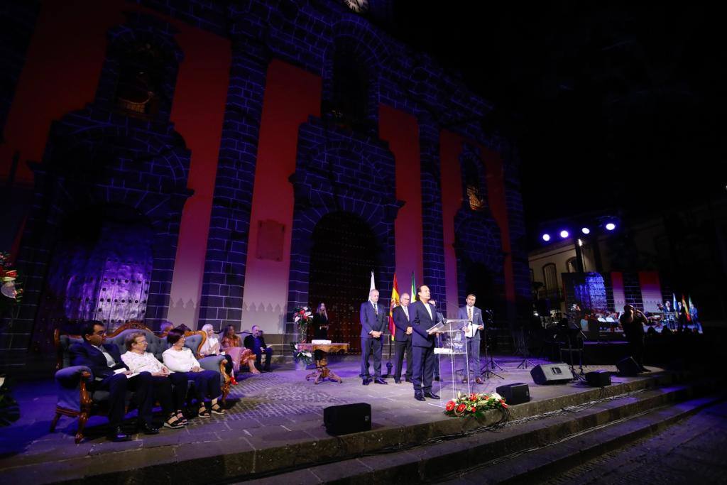 Noche de &#039;honores&#039; en Teror