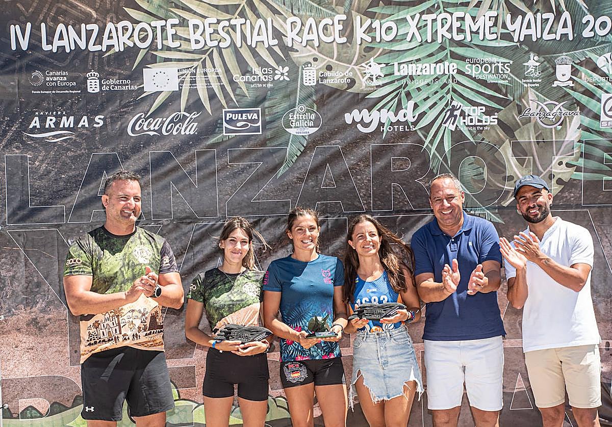 Las tres primeras clasificadas de la IV edición de la Bestial Race Lanzarote en la entrega de premios