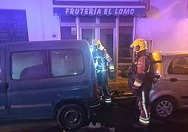 Actuación de los bomberos en el lugar de los hechos.