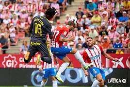 Kaba busca el remate.