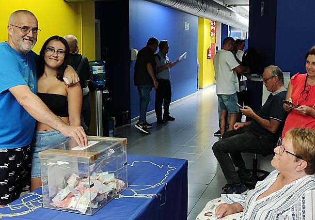 Momento de la cuestación celebrada en Guaguas.