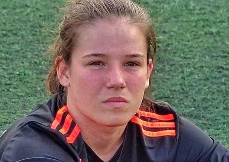 Emotivo adiós del fútbol canario a Naomi Mendoza