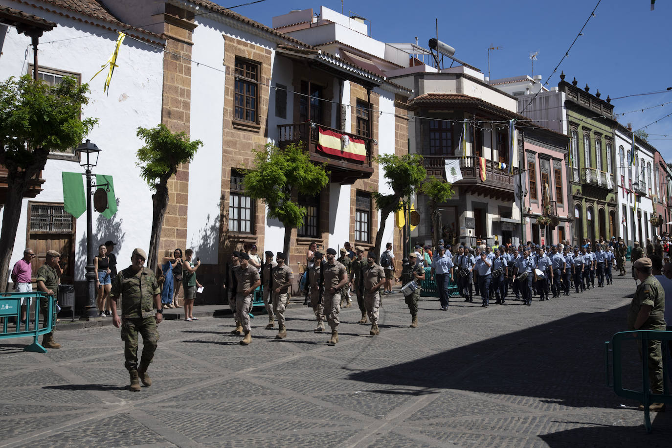 Teror empieza a coger color y ambiente antes de los platos fuertes del Pino
