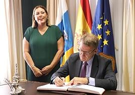 Alberto Núñez Feijóo visita el Parlamento de Canarias