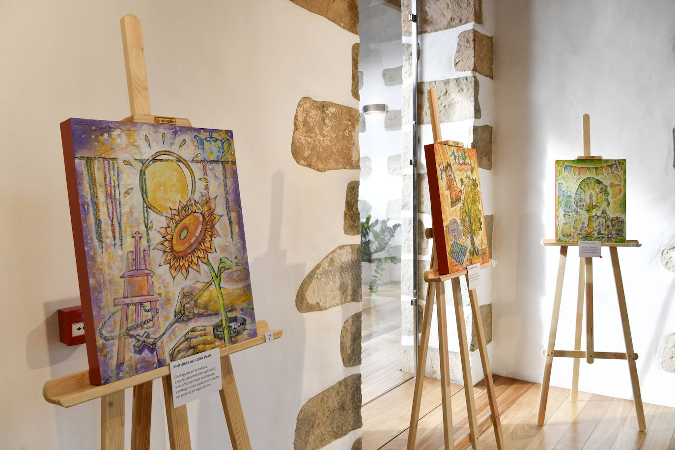 Imagen secundaria 1 - Imágenes de la exposición de Juan Felipe y Josefina Cabrera. 