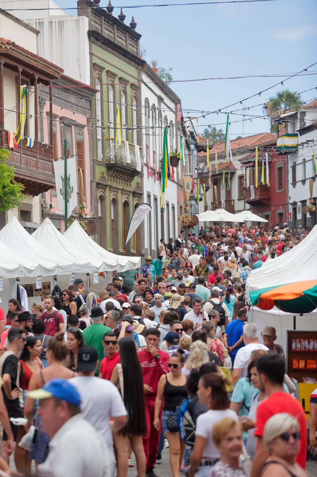 Alegría, color y calor en el Día de las Marías
