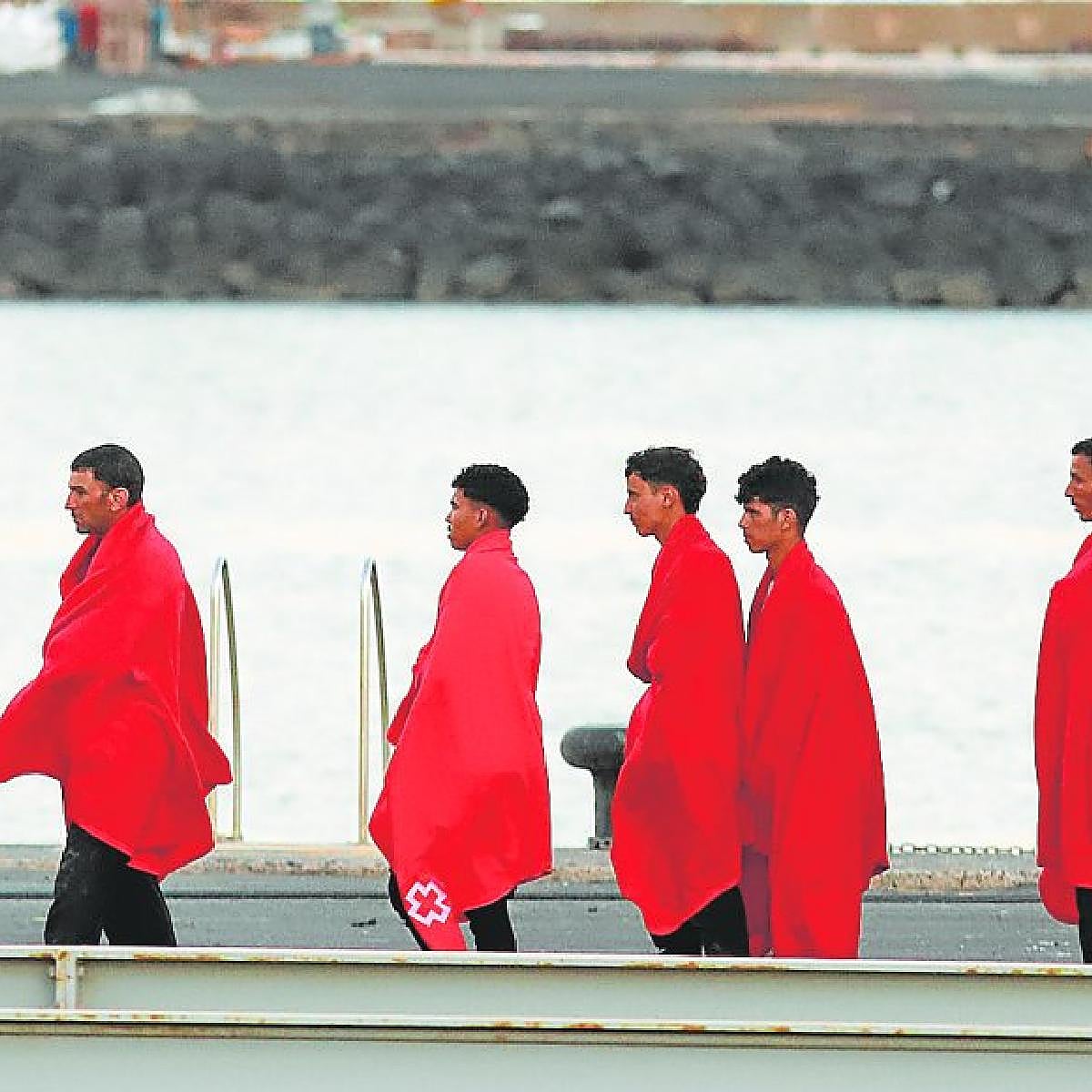 El Estado trasladará de El Hierro a Tenerife a 500 inmigrantes tras «desbordarse» los centros en la isla