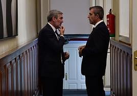 Imagen de archivo de Fernando Clavijo (izq.) y Manuel Domínguez (der.).