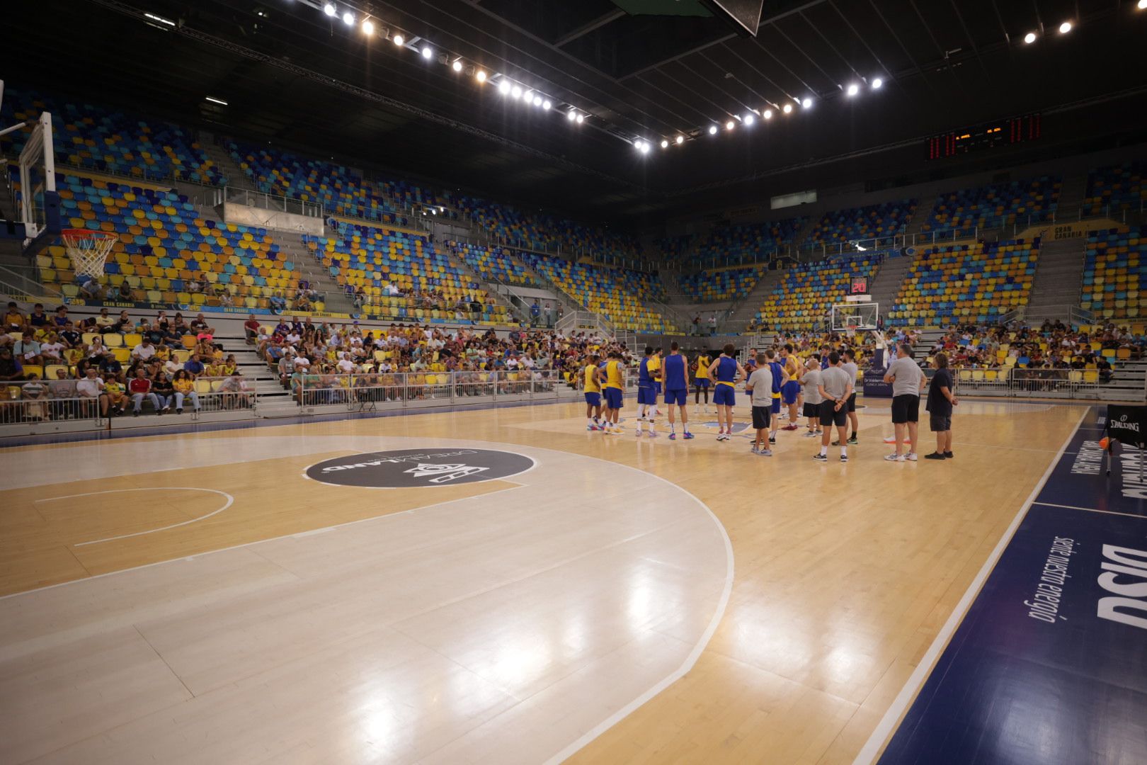 Puertas abiertas al espectáculo en el Arena