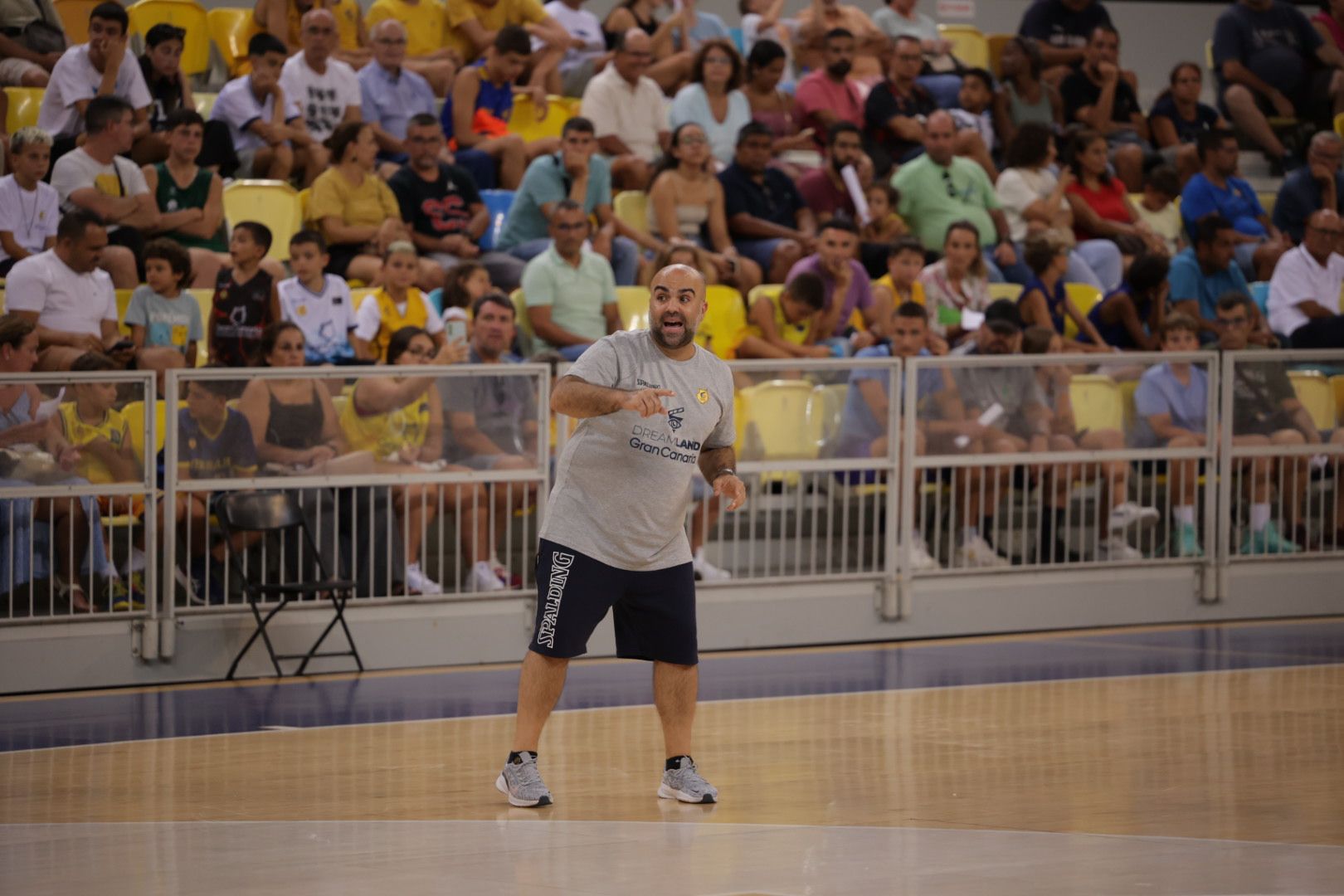 Puertas abiertas al espectáculo en el Arena