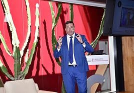 Carlos Alberto González durante la charla ofrecida en CANARIAS7.