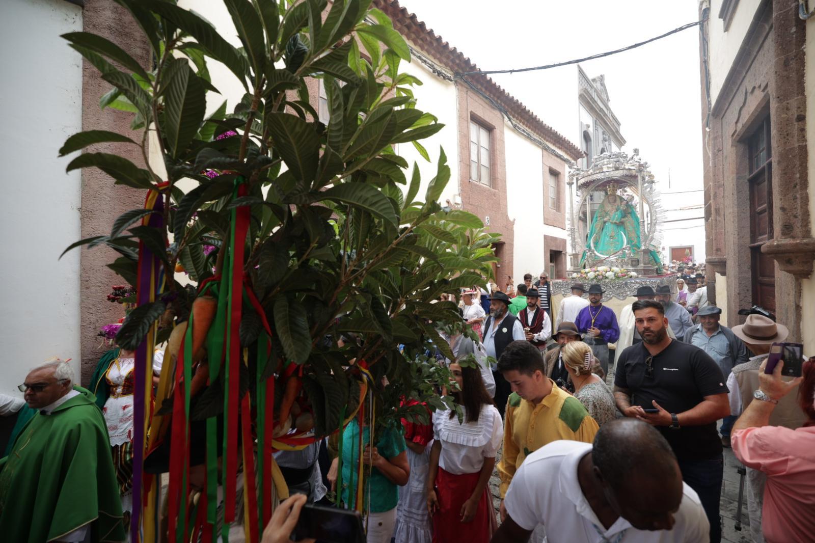 Guía honra a su Virgen
