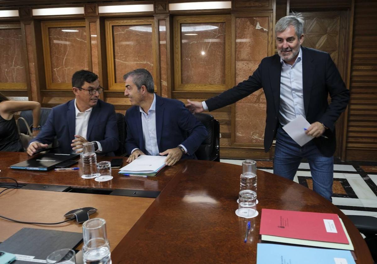 Clavijo exige a la UE el mismo trato que Lampedusa frente a la crisis migratoria