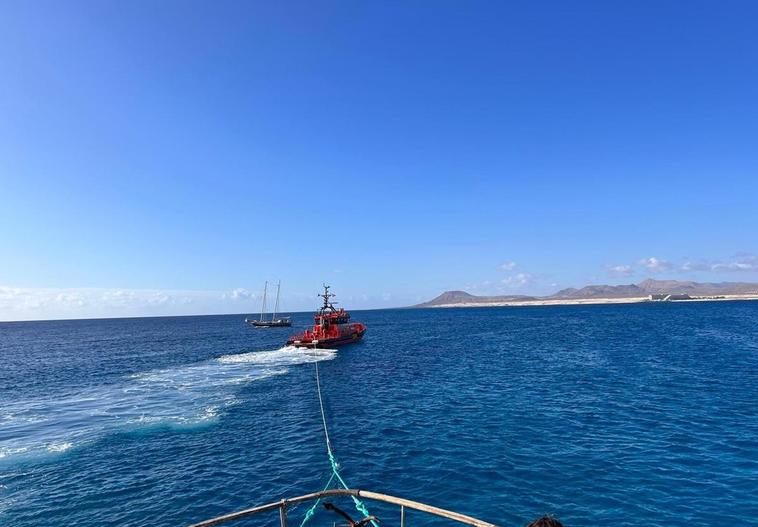 'El Majorero' ya está en el muelle de Corralejo