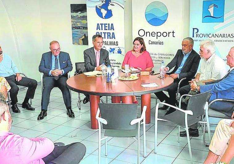 Lanzarote abre la vía y Oneport pide estar en el consejo del Puerto