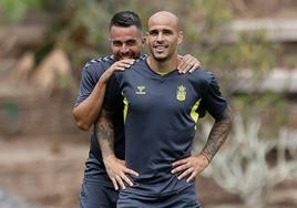 Sandro, en un entrenamiento, acompañado por Kirian.