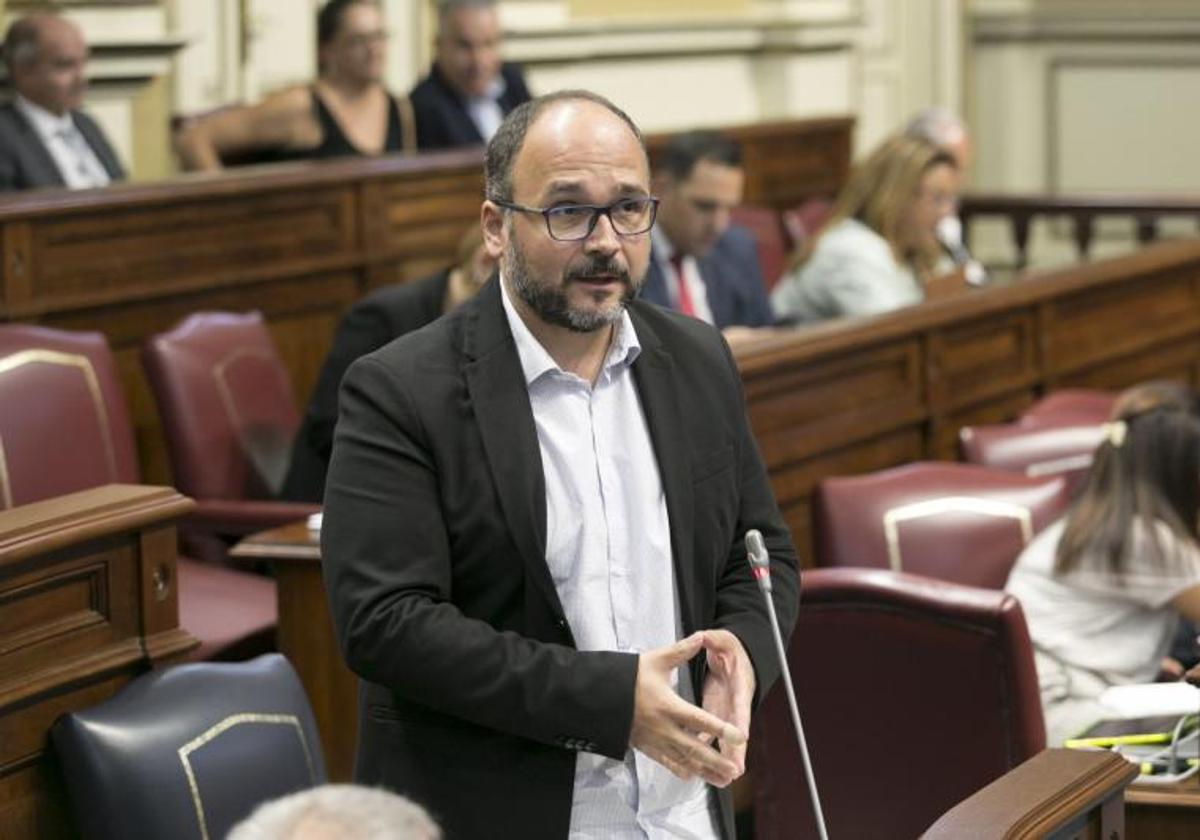 Valbuena urges the State to resolve the power deficit by decree or express tender