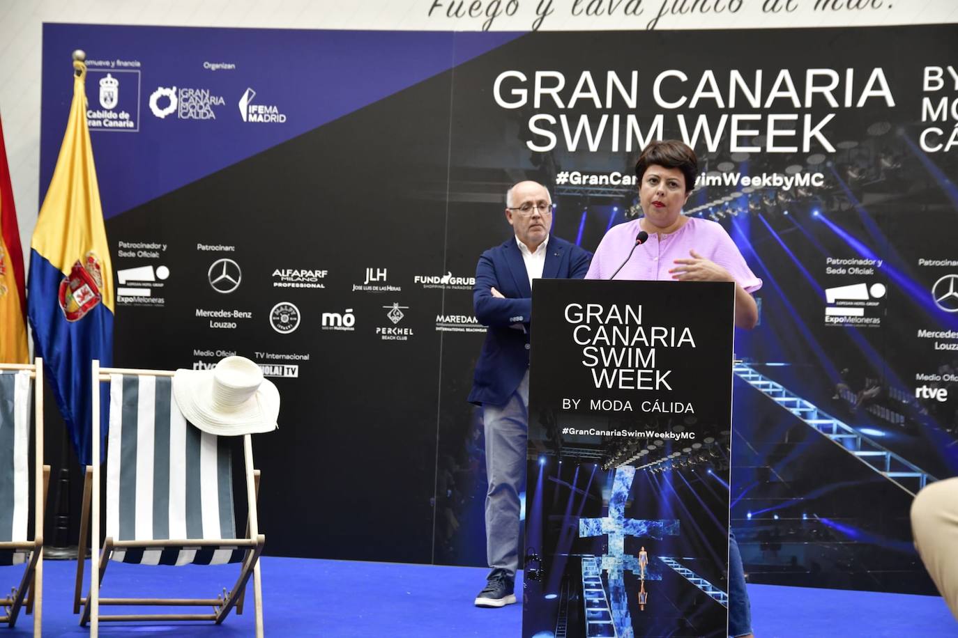 Presentación de Moda Cálida en imágenes