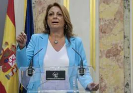 La diputada de CC, Cristina Valido, durante su valoración del discurso de Feijóo en el Congreso.