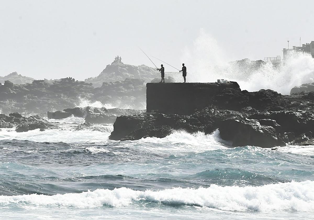 Pescadores en El Puertillo, en el norte de Gran Canaria.