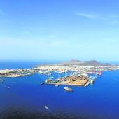 Vista general del Puerto de La Luz y de Las Palmas.