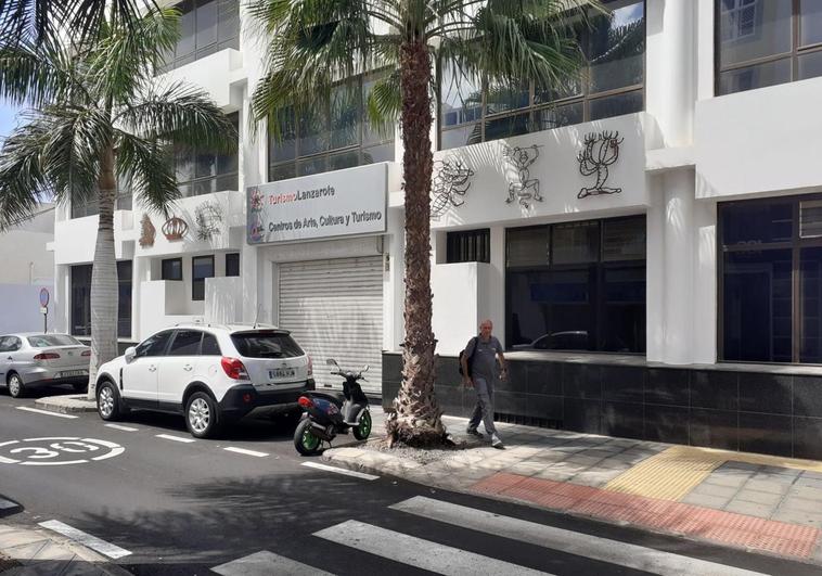 La dirección de los Centros aparca el arreglo de la sede de Triana