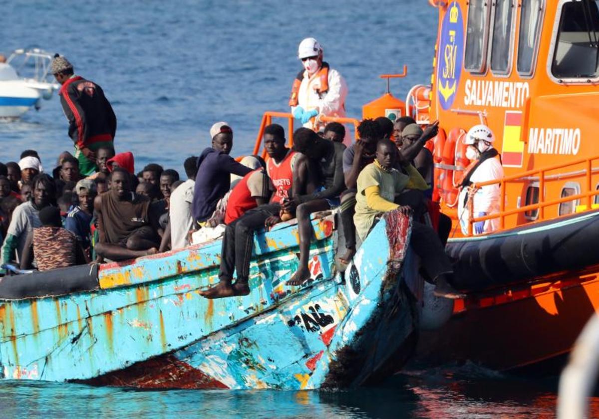 Llegan Dos Cayucos A Gran Canaria Y El Hierro Con 173 Inmigrantes Canarias7 1024