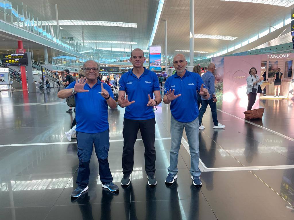 Jaime Ramos, Juan Manuel Viera y Faustino León antes de partir hacia la India.